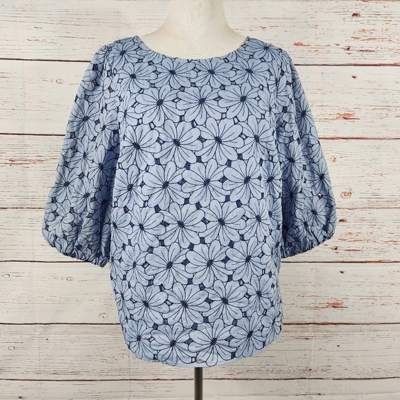 TALBOTS Chambray Floral Eyelet Top 16W - Picture 2 of 8